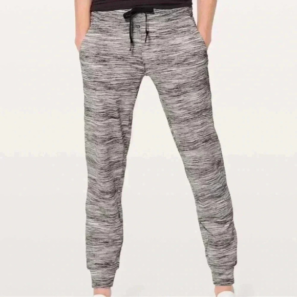 LULULEMON Ready To Rulu Pant Space Dye Camo Black White Size 8 - Picture 1 of 15